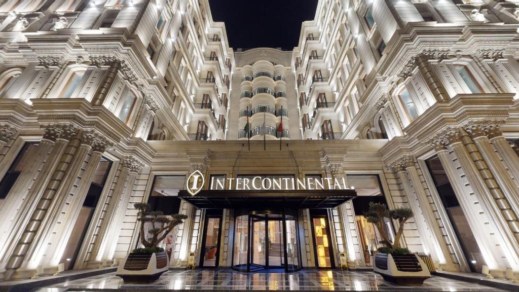 Best 5 Star Hotel Service Package for Tourists in Azerbaijan